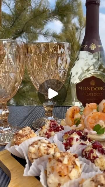 💁🏻♀️Подбор закусок к шампанскому может создать идеальное сочетание вкусов и украсить вашу вече...