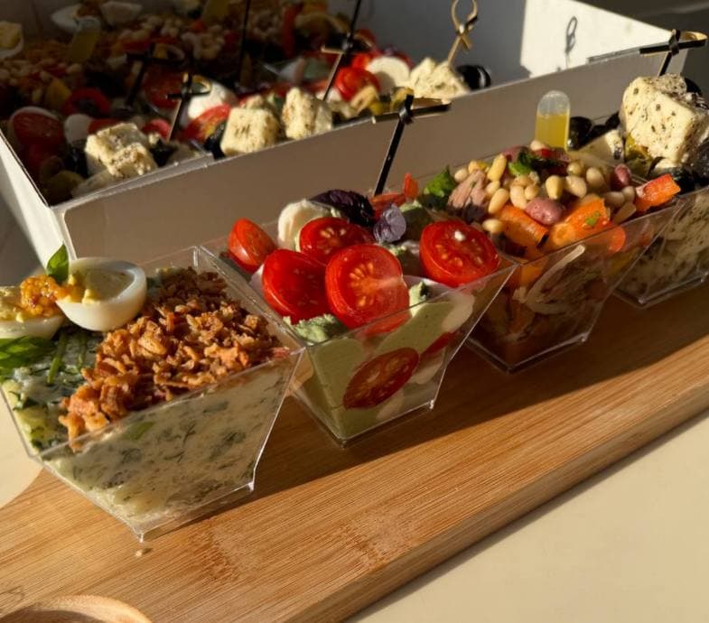 Box Around the World (foto 6) — Gourmet tapas catering delivery in Alicante | Reina de Tapas