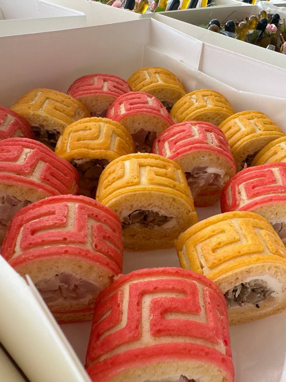 Box Fendi (foto 7) — Gourmet tapas catering delivery in Alicante | Reina de Tapas