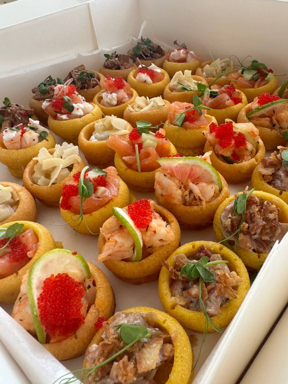 Box Gourmet Bestseller! (foto 12) — Gourmet tapas catering delivery in Alicante | Reina de Tapas