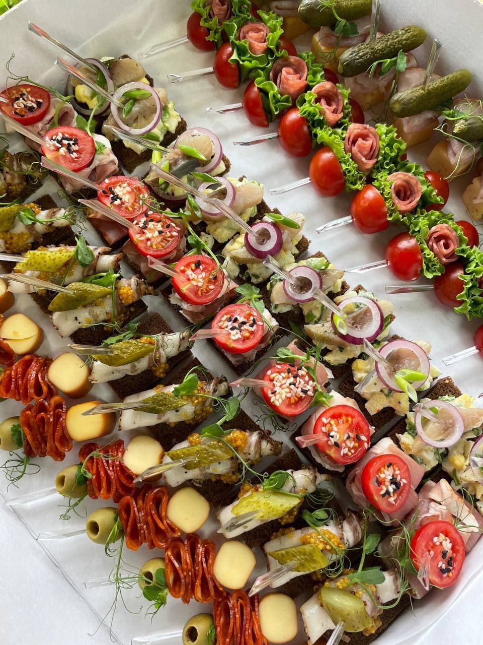 Box For Strong Drinks (60 snacks) (foto 3) — Gourmet tapas catering delivery in Alicante | Reina de Tapas