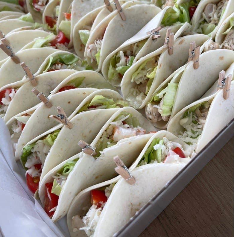 Box Taco Caesar — Gourmet tapas catering delivery in Alicante | Reina de Tapas
