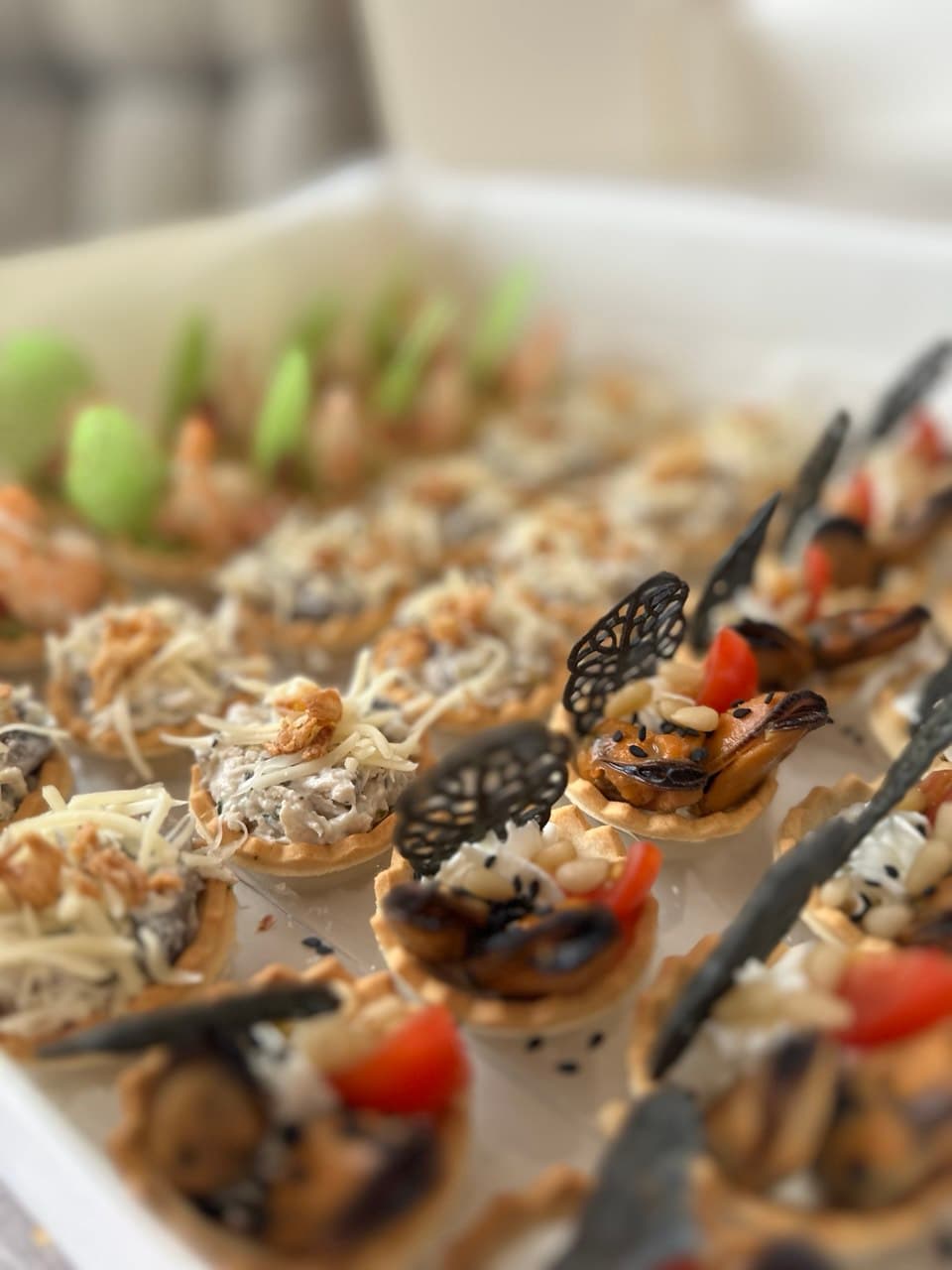 Box Tartlet Trio — Gourmet tapas catering delivery in Alicante | Reina de Tapas
