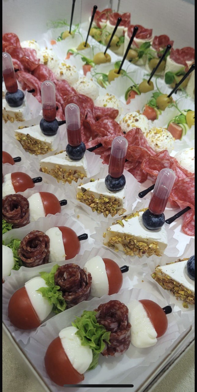 Box Lady's Whim — Gourmet tapas catering delivery in Alicante | Reina de Tapas