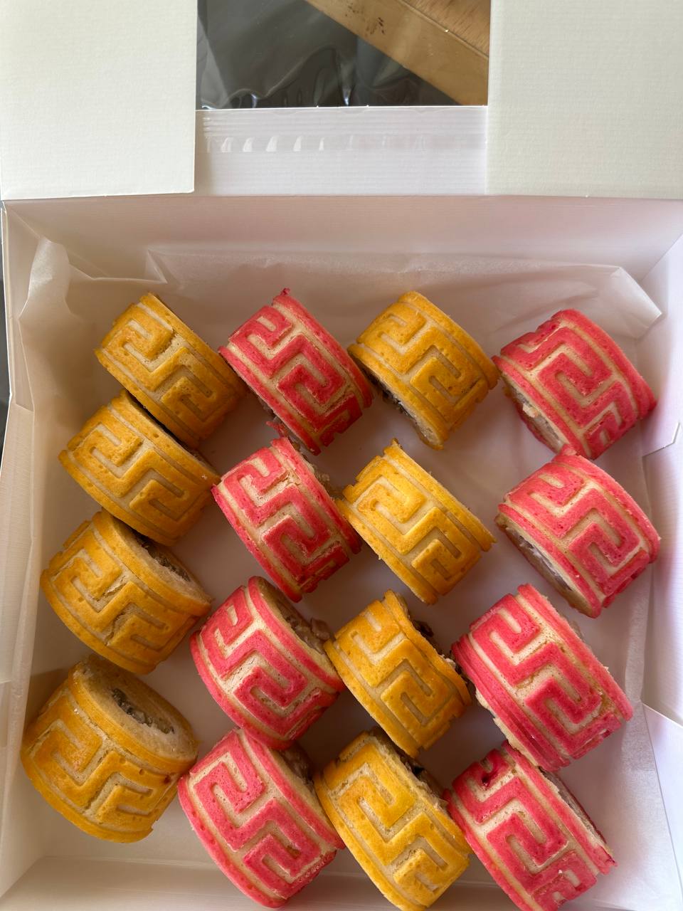 Box Fendi (foto 6) — Gourmet tapas catering delivery in Alicante | Reina de Tapas