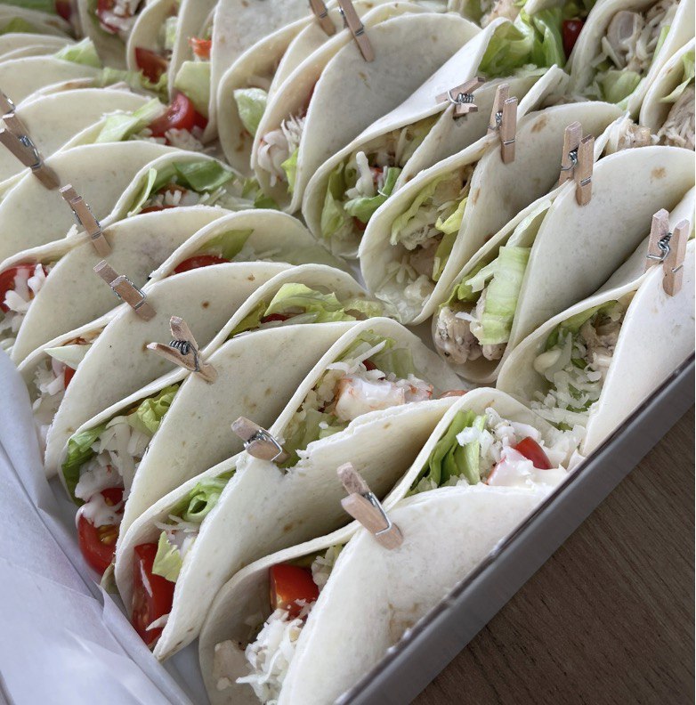Box Caesar Tacos — Gourmet tapas catering delivery in Alicante | Reina de Tapas