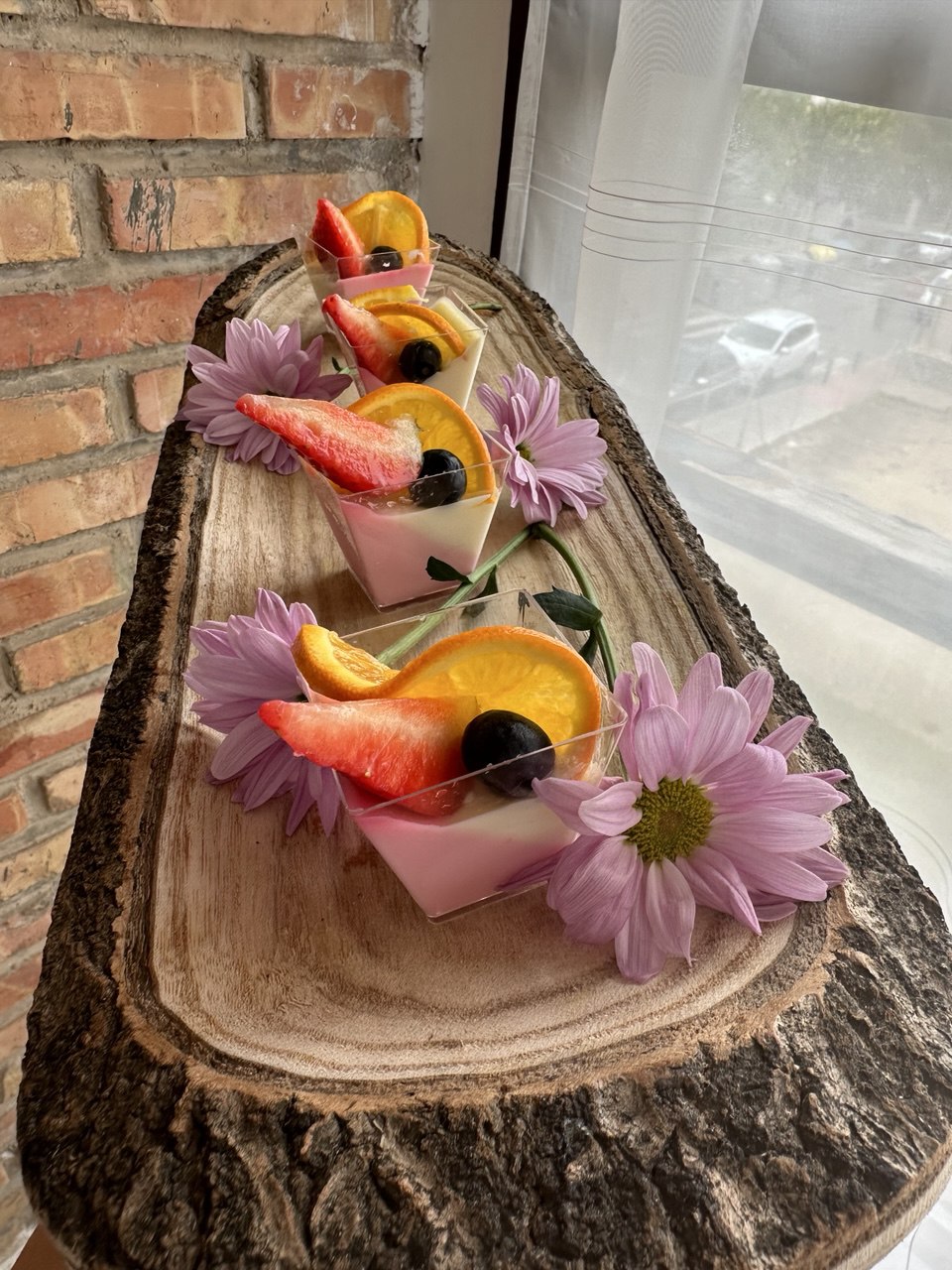 Box Berry Cloud (foto 2) — Gourmet tapas catering delivery in Alicante | Reina de Tapas