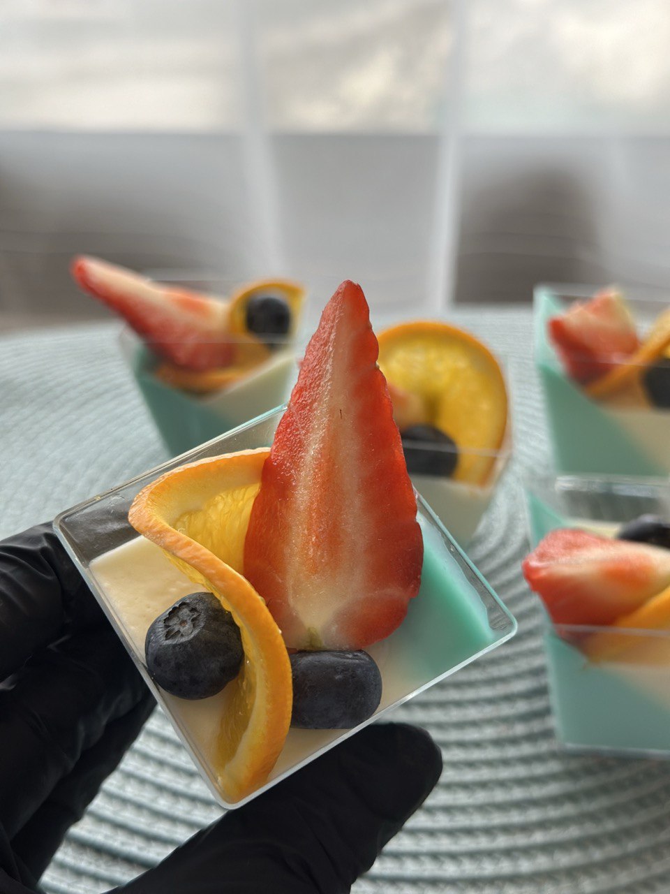 Box Berry Cloud — Gourmet tapas catering delivery in Alicante | Reina de Tapas