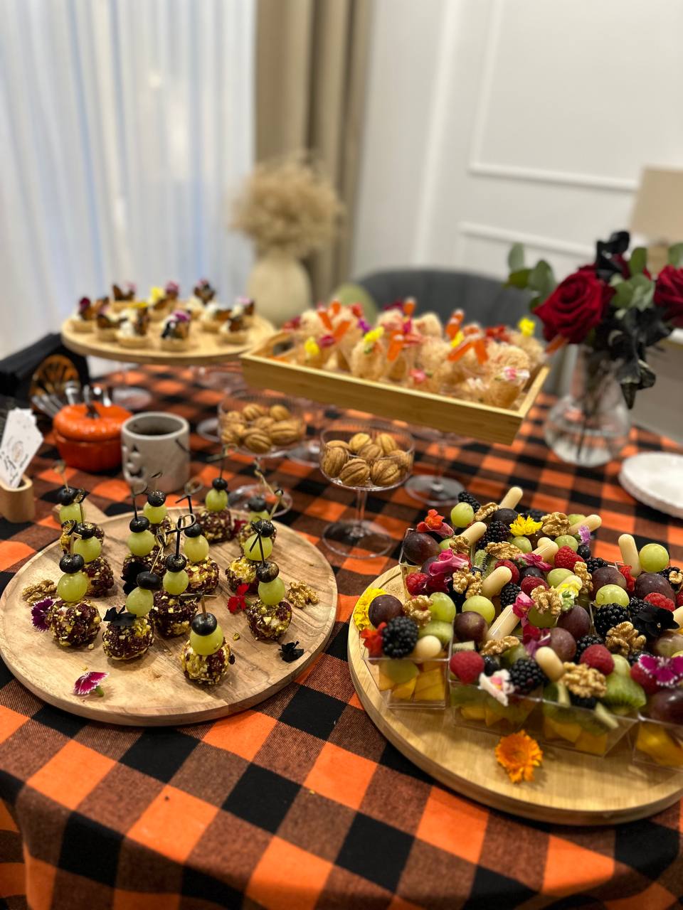 Ideal Bachelorette Party Set (3 boxes, 40/60 bites) (foto 4) — Gourmet tapas catering delivery in Alicante | Reina de Tapas