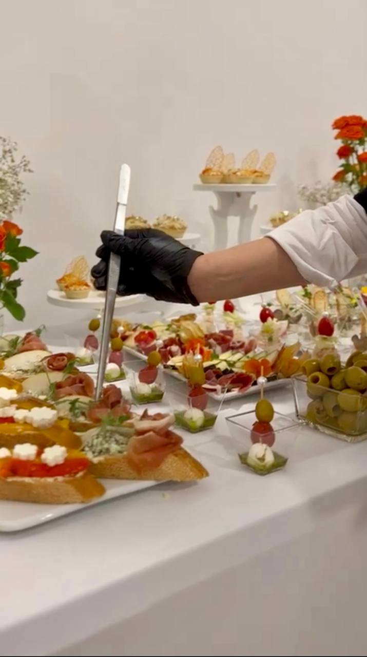 Box Business & Beauty (foto 2) — Gourmet tapas catering delivery in Alicante | Reina de Tapas