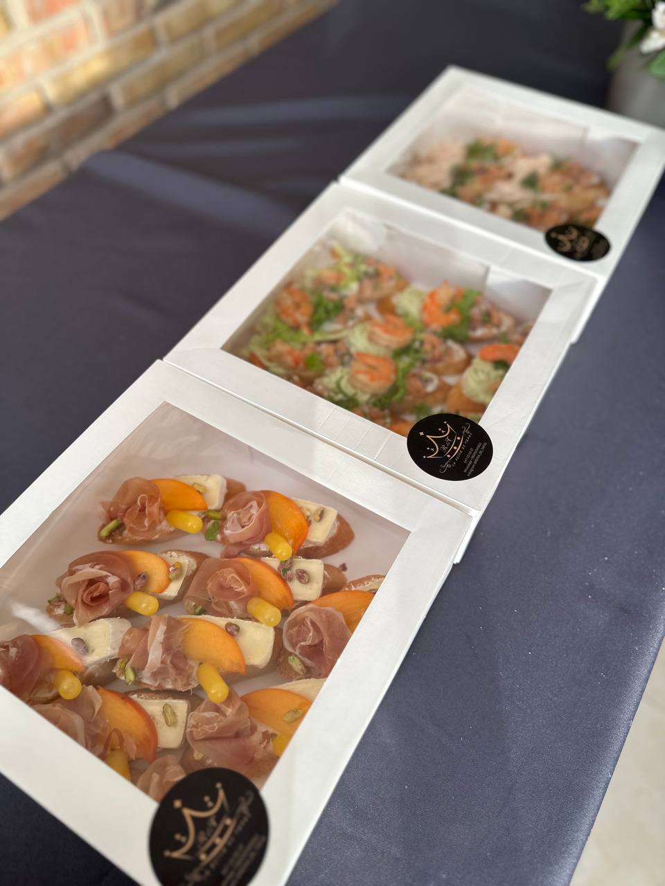 Bruschetta Trio Set (30 pcs., 3 boxes) — Gourmet tapas catering delivery in Alicante | Reina de Tapas